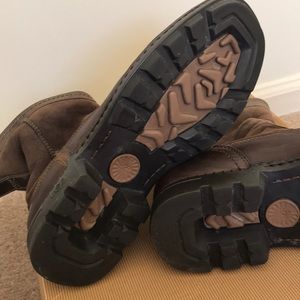 Men’s UGG Australia. Size 9.